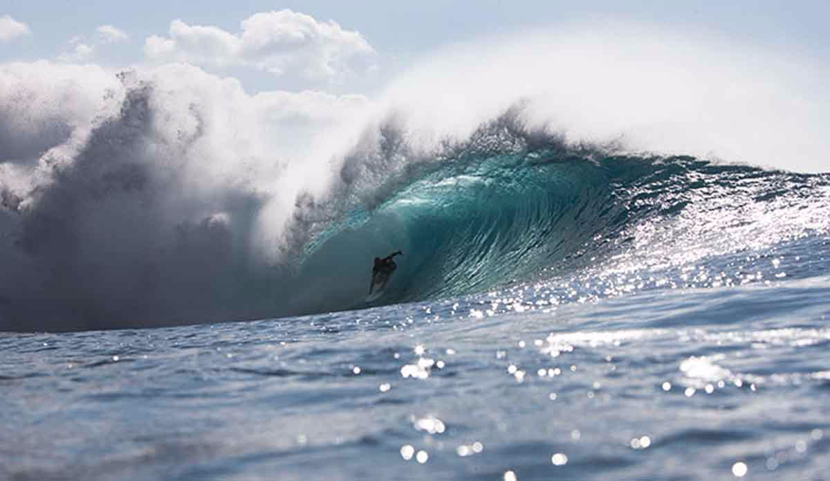 700-kelly-slater-volcom-pipe-pro-surf-competition-photo-brian-bielmann