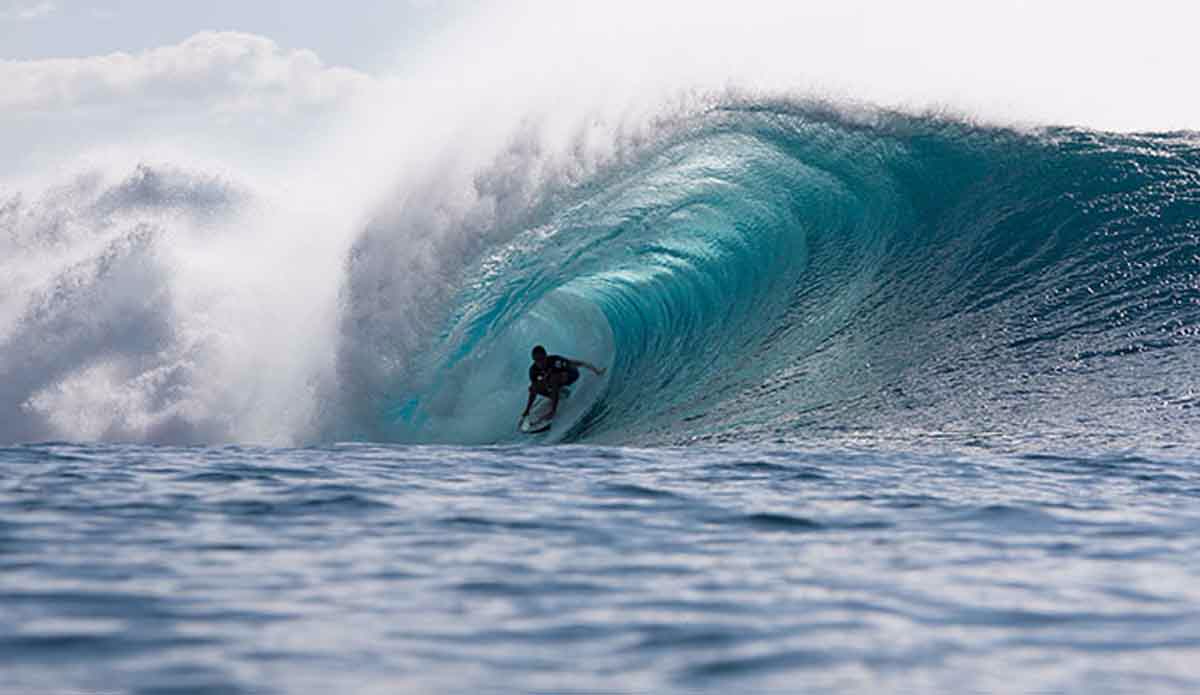 700-makai-mcnamara-photo-brian-bielmann-volcom-pipe-pro-contest-2016-surfing-pipeline