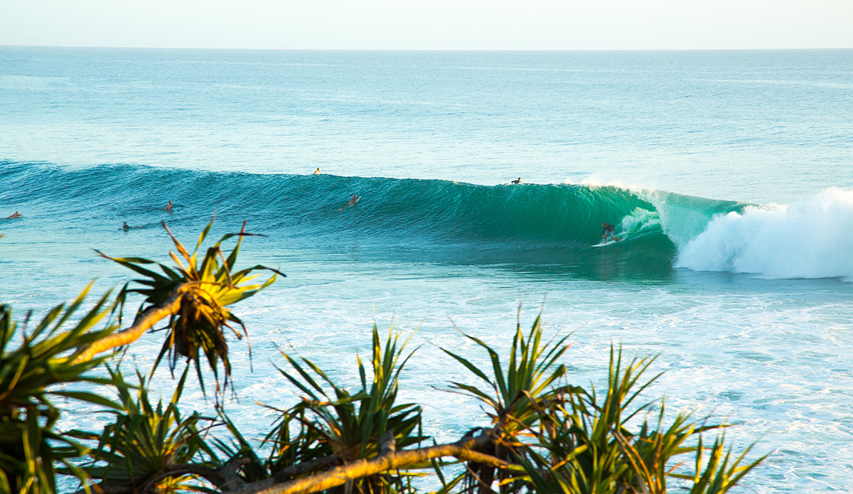 11-burleigh-lineup-from-land