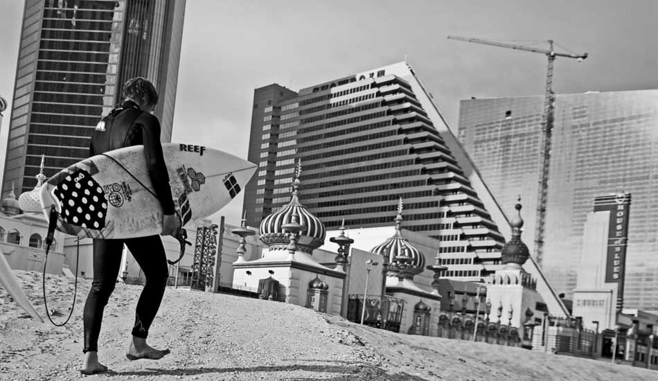 1AC_has_a_much_different_atmosphere_from_anywhere_else_along_New_Jersey'scoast._When_Tom_and_I_arrived,_we_were_beckoned_by_junkies_for_cash_on_theboardwalk._Tom_assured_everyone_who_did_ask,_however,_that_i_was_the_onewith_the_bundles_cash.thxdood_