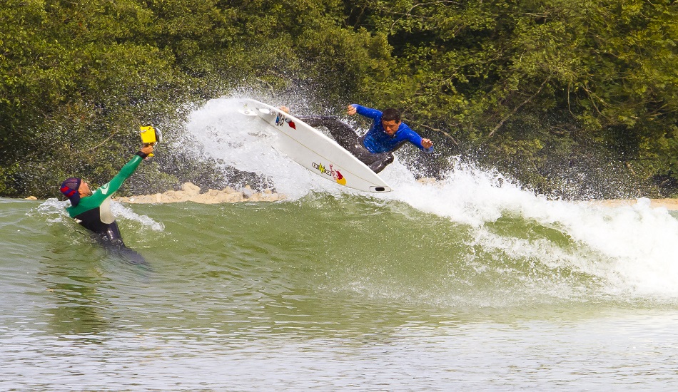 Adriano_de_Souza_at_Wavegarden[1]