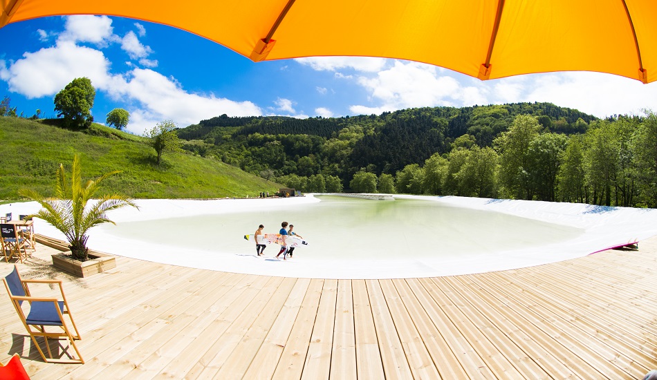 Wavegarden_view_from_one_end[1]