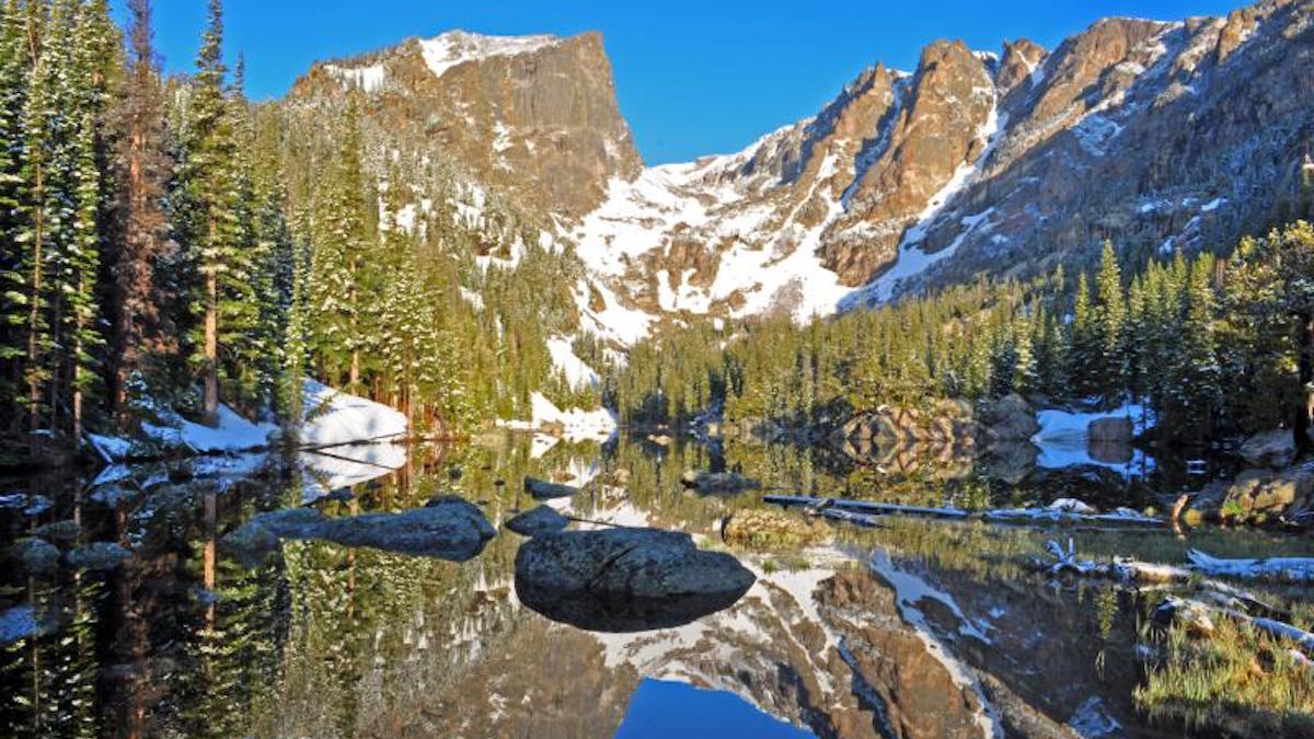 hallett-peak-reflected-in-dream-lake