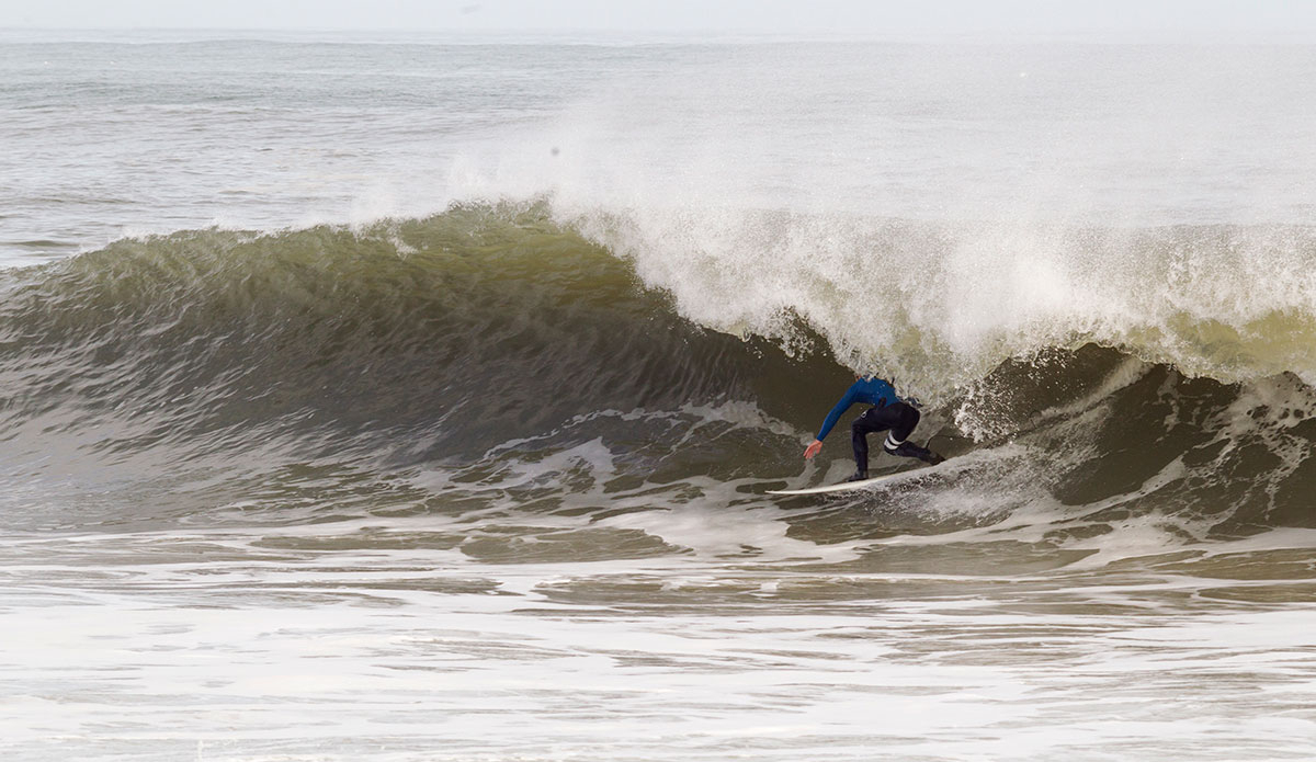 noah-snyder-setting-up-a-long-deep-and-fast-barrel-ride