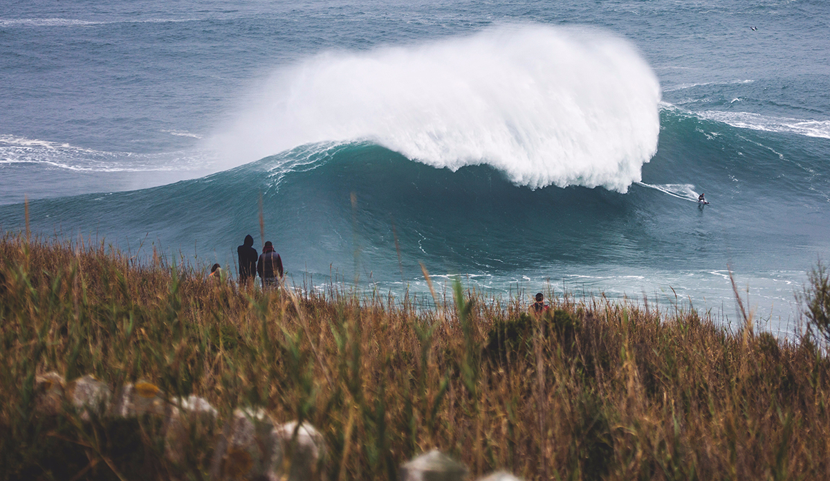 10_sebastian_steudtner_charging_nazare_in_halloween