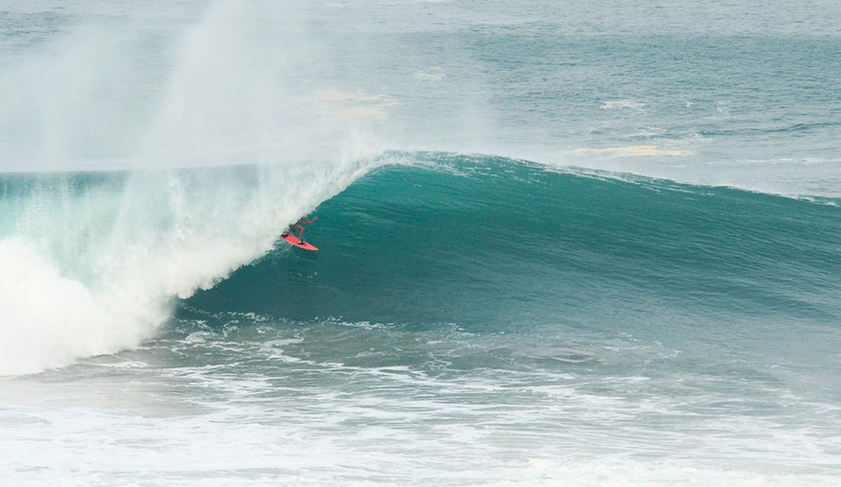 morning_barrels_towing_in_the_tube_web-xl