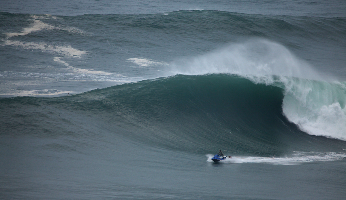 empty-nazare-photo-shannon-reporting_5573