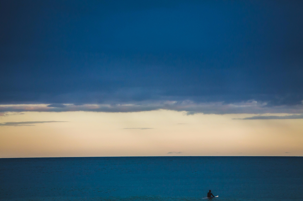 lone_surfer