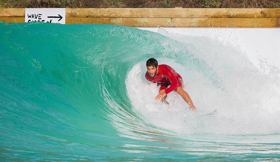 filipe-toldo_at_wavegarden_cove_pacotwo