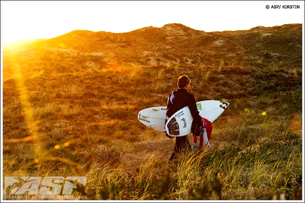 When Californian surf journalist Brad Melekian was commissioned to write an obituary of three-times world champion Andy Irons, who died this month, he was surprised by the number of people who were keen to discuss the previously unreported troubled side of Irons' short but brilliant life. Photo: ASP/Kirstin Andy Irons Walking Away