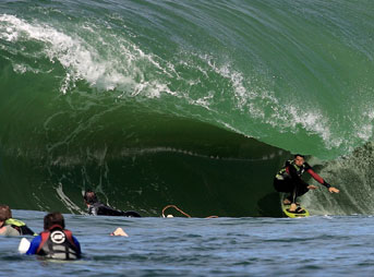Huge Slab Surfing Brazil Billabong XXL