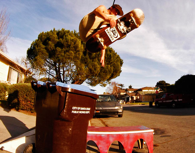 Zoltan Torkos trash can kickflip