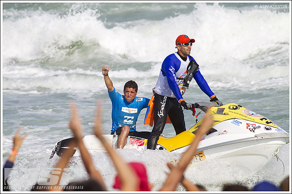 Adriano De Souza wins Billabong Pro Rio