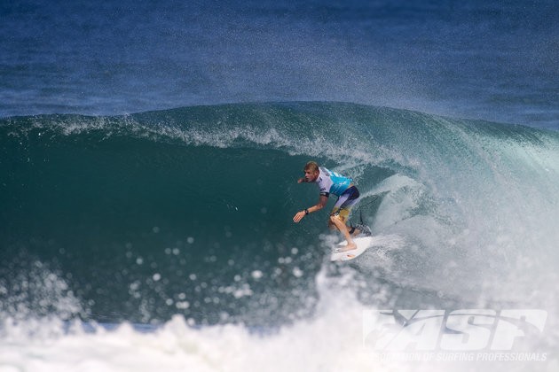Mick Fanning competing at Pipeline in 2010. In 2009, his runner-up finish cemented his 2nd ASP World Title. Photo: ASP/Kirstin Mick Fanning competing at Pipeline in 2010. In 2009, his runner-up finish cemented his 2nd ASP World Title. Photo: ASP/Kirstin