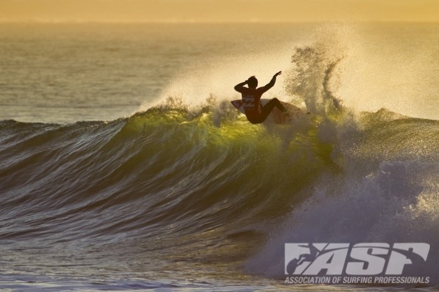 Jeffreys Bay had its moments on day one. Jeremy Flores, ever the entertainer. Photo: ASP/Kirstin Jeremy Flores Billabong Pro Jeffreys Bay 2011 Jbay