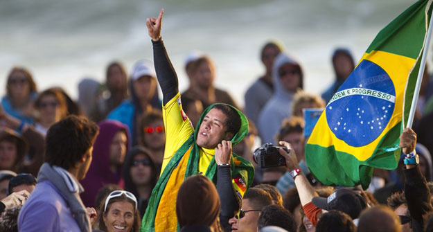 Adriano deSouza wins in portugal