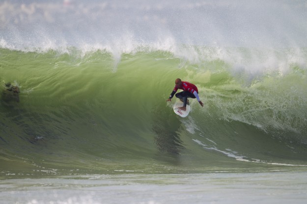 Kelly Slater gets ready to tuck into a Supertubes barrel. ©ASP/Kirstin Kelly Slater, Supertubes, Rip Curl Pro, Peniche, ASP, WCT