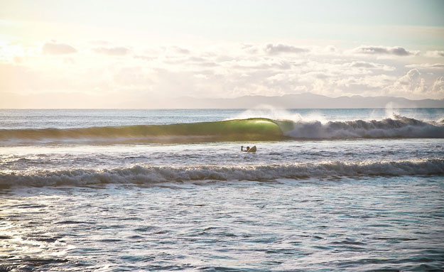 solo surfer
