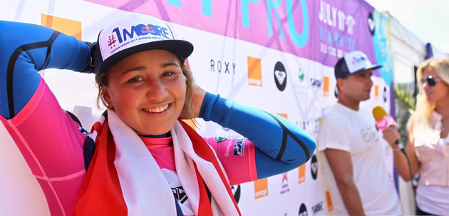 Carissa Moore Surfs Vans Triple Crown Men's Events