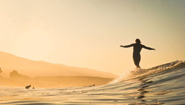 The lines they drew across the waves were smooth and flowing. Their whole act in the water was graceful yet vibrant. Maybe that was the answer - it wasn’t just about style, it was also about energy.