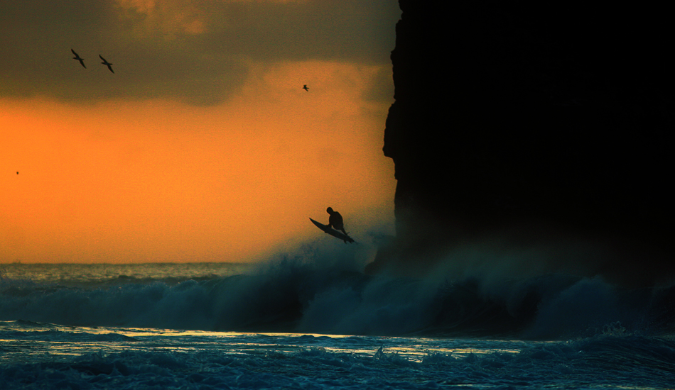 Surfer Sillhouette Air