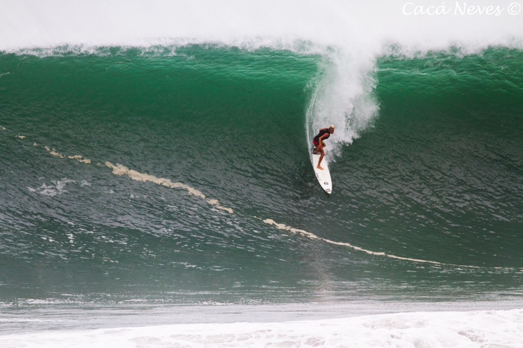 Keala Kennelly Surfs Puerto Escondido Mexican Pipeline