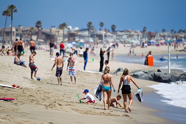 Beach_Crowd