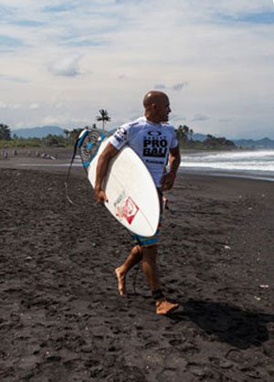 Kelly Slater fell short during Round 1 at Oakley Pro Bali, but his return in Round 2 and footage surfing Bali last year forecasts a good outlook.