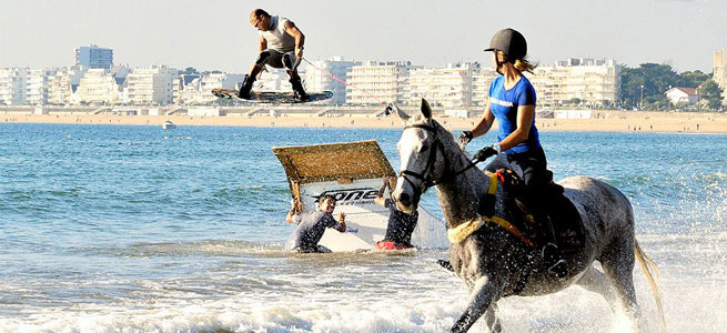 horse surfing, British Horseboarding Association, British Horse Surfing Association, Daniel Fowler-Prime, Matt Smith, Newquay, England, tow surfing