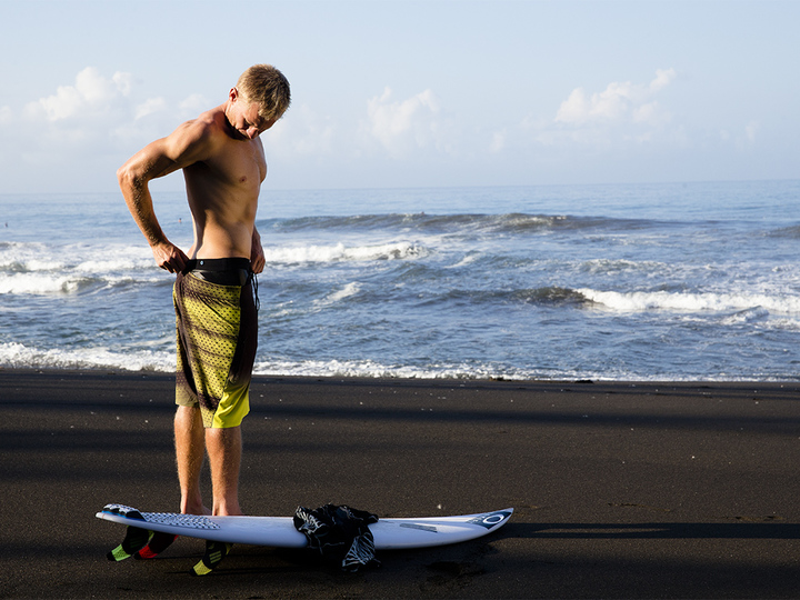 That there is Adam Melling checking his butt cleavage color contrast between skin and boardshort. He's doing well. Photo: Oakley