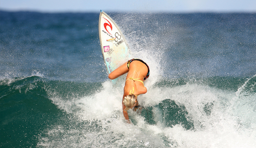 Bethany Hamilton Surfs