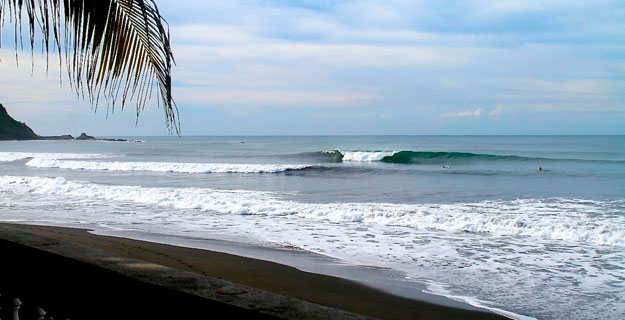 November is the start of summer here in Nicaragua, and while it's the perfect time of year to travel for great weather, warm water and full days of offshore wind, the typical swell is in the "fun-sized" range and lacks the "oomph" the winter brings.