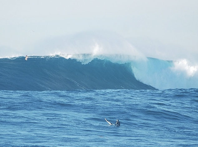 Greg Long came very close to dying at Cortes Bank on December 21, 2012. Yesterday, he spent eight hours facing his fears by himself at the place that almost killed him. Photo: Instagram/Gerglong/Chris Dixon