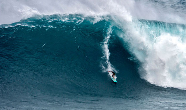Ian Walsh on a Jaws bomb.Photo: Sofie Louca - Fish Bowl Diaries