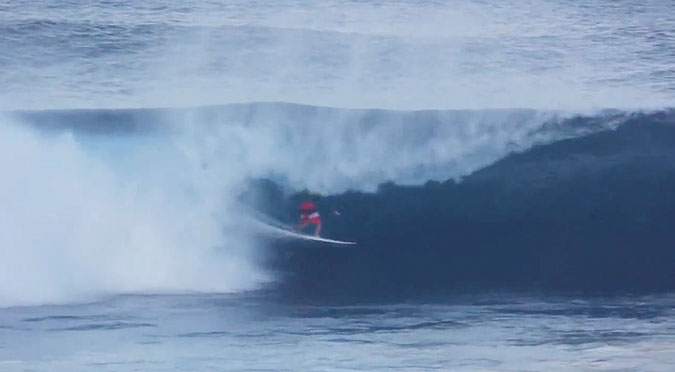 Coming to Hawaii during the winter with a New York attitude will deffinetley not help you score good waves. Being patient, paddling out before the sun has reached the horizon, and showing the locals respect will help you get those crystal clear barrels you've been dreaming about.