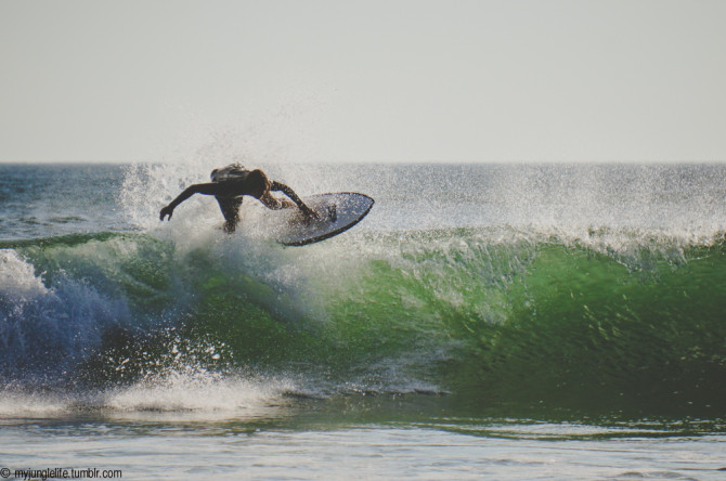 Floater in a very green afternoon