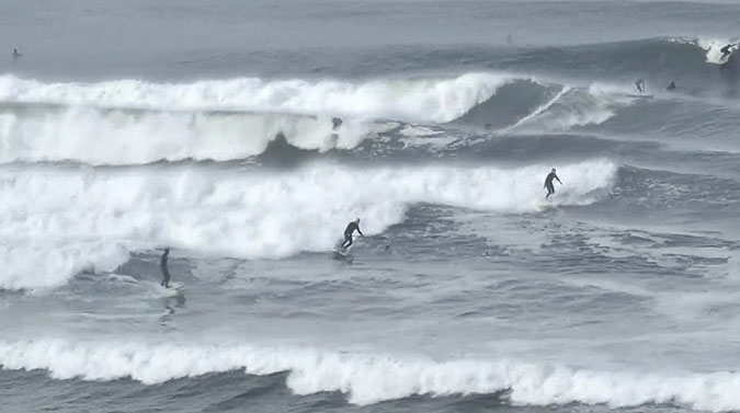 This is nuts. Wave after wave pumping through, with no breaks in the action. It's also not real.