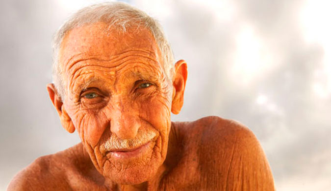This is a surfing dad to beat all surfing dads. Doc Paskowitz. Image: <a href="https://www.artbrewer.com/" target="_blank">Art Brewer</a>