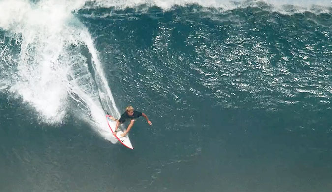 I've been saying for a long time that John John is the worst surfer ever. Finally, a video that proves it!