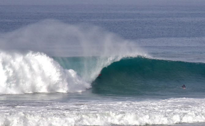 Offshore wind blowing into the barrel of a plunging breaker. Photo: Courtesy of Swell Lines Magazine