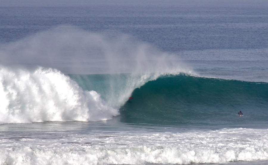 Offshore wind blowing into the barrel of a plunging breaker. Photo: Courtesy of Swell Lines Magazine