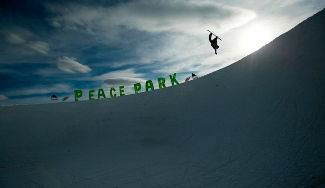 Danny Davis letting it all hang loose. Photo: Adam Moran