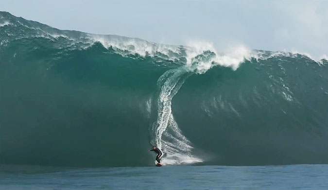 Dean "Dingo" Morrison is a mad man and The Right is a mad wave. Stick them together, and you've got a recipe for madness.