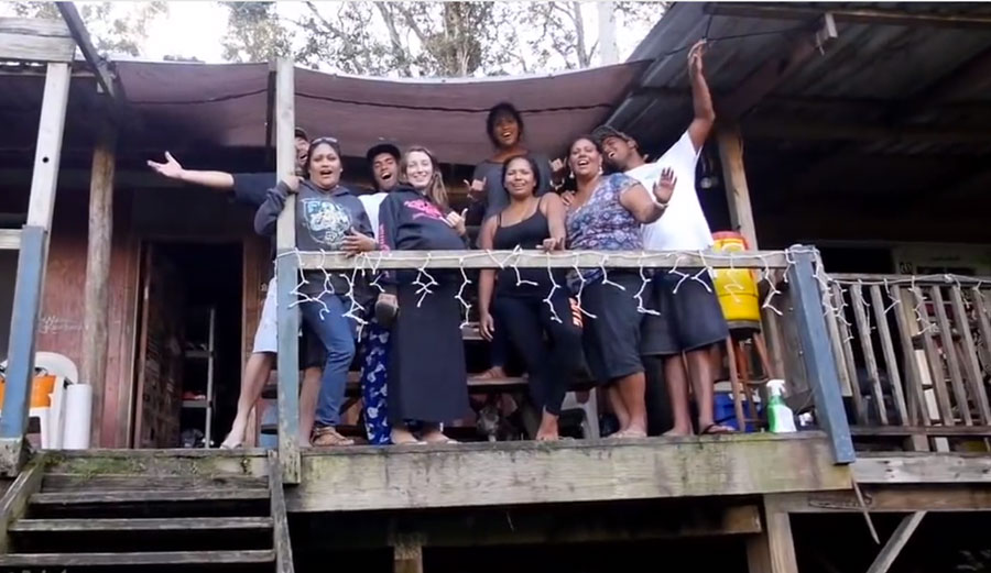 Ulu Boi lives the pure hawaiian life with his family.