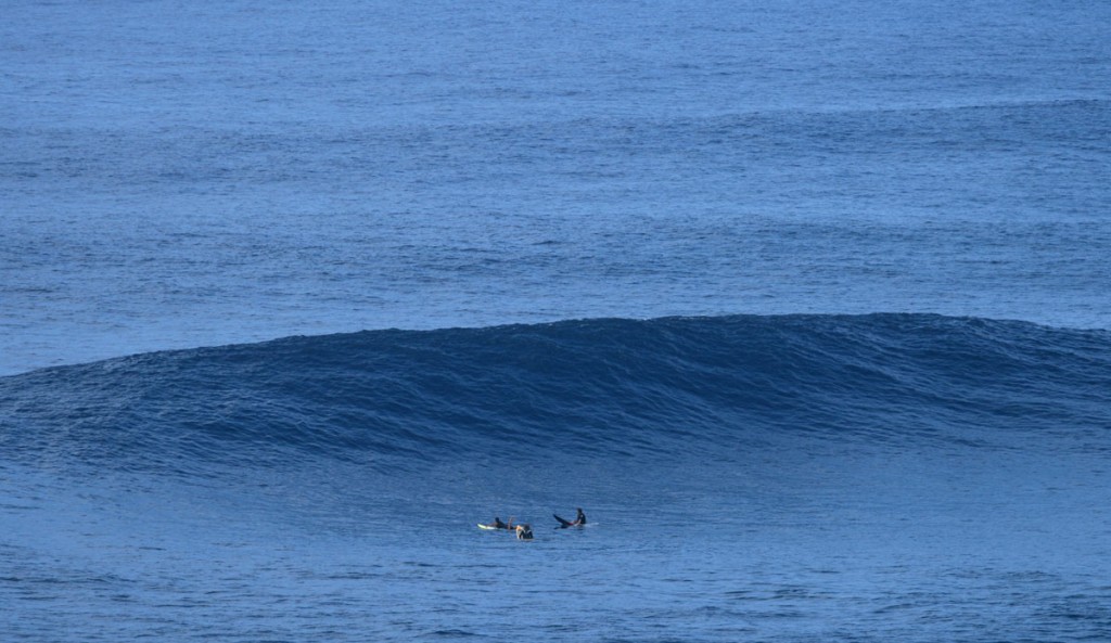 No helicopter, no drones, just the Maui crew on their smaller 9'' + boards taking turns.