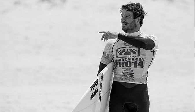 "We are the people of the ocean, just one great bunch that rides waves." Photo: Instagram@renatotinoco