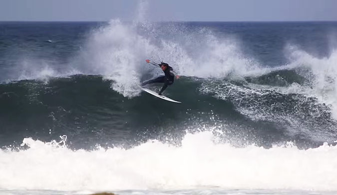 If there are two things that Canada's got (and honestly, there's a lot more than two things), it's cold water and amazing waves.
