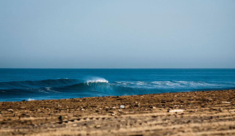 I'm not a huge fan of perfect Pipeline and Teahupoo blue barrels, but I am totally in love with raw nature.