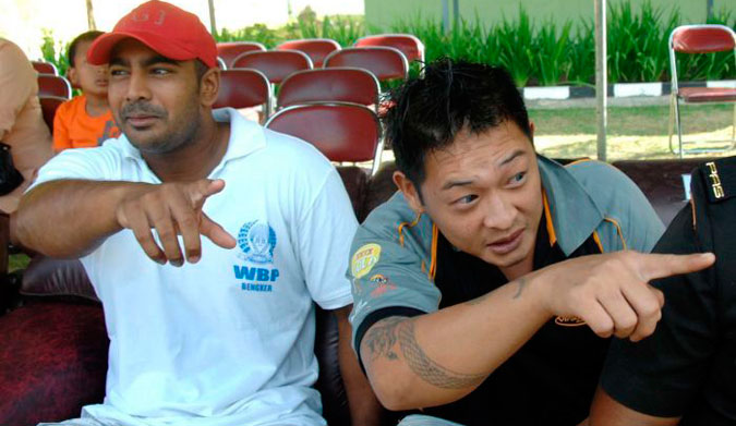 Australian drug smugglers Myuran Sukumaran and Andrew Chan inside Kerobokan prison in Denpasar in 2010. Photo: AFP/Sonny Tumbelaka