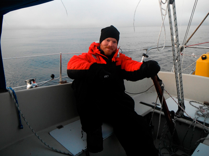 Photo: Red Dot on the Ocean
